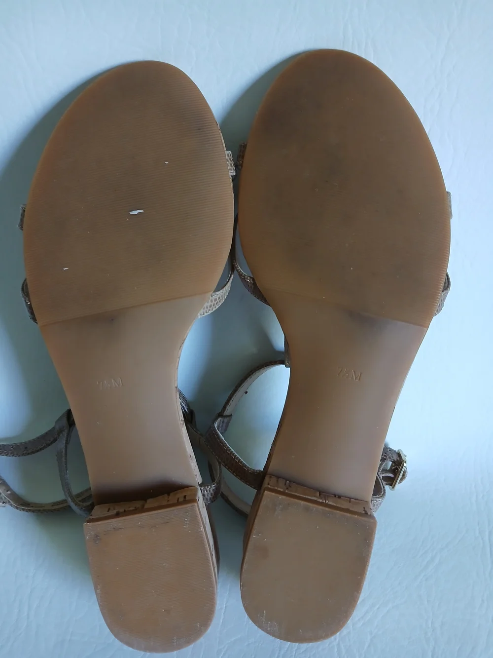 Talbots Tan Cork T-Strap Sandals Flat Heel Sz7.5M Size Buckle